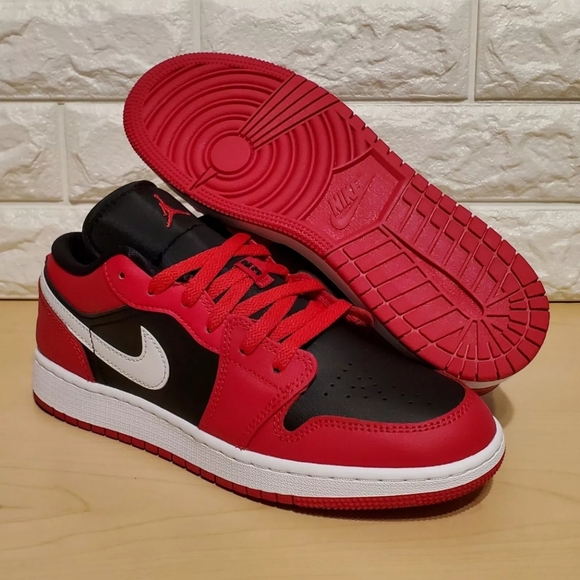 Nike Air Jordan 1 Low GS Size 7Y / Womens Size 8.5 White Very Berry 553560-061 - Picture 8 of 12